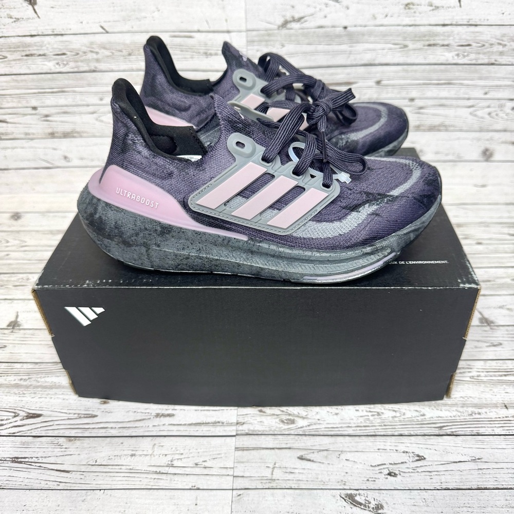 Ultraboost Light ‘Aurora Black Preloved Fig’ | Size 5W